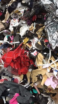 一般库存服装销毁现场,无锡瑕疵皮包鞋帽销毁中心